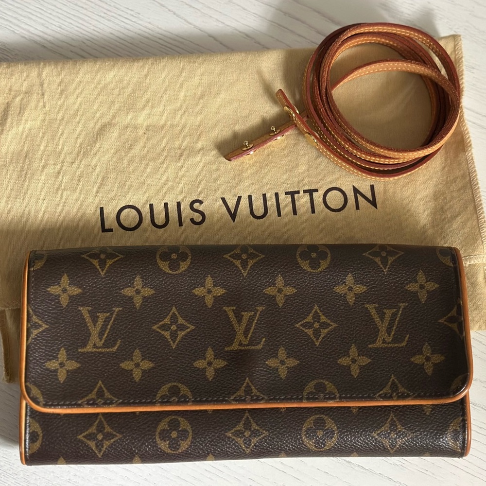 LOUIS VUITTON Monogram Pochette Twin GM